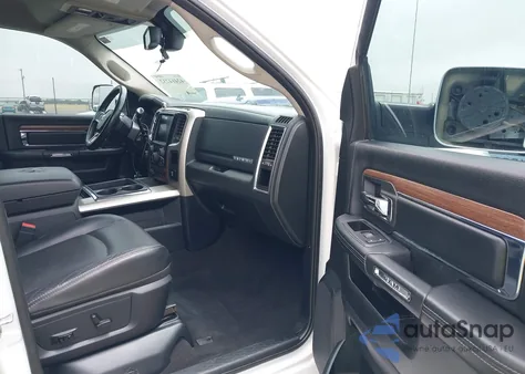 2015 Ram 2500 Laramie z USA, uszkodzony, nr VIN 3C6UR5NL3FG548061